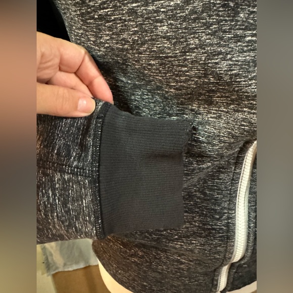 Lululemon Men’s zip up hoodie size M - Picture 4 of 7